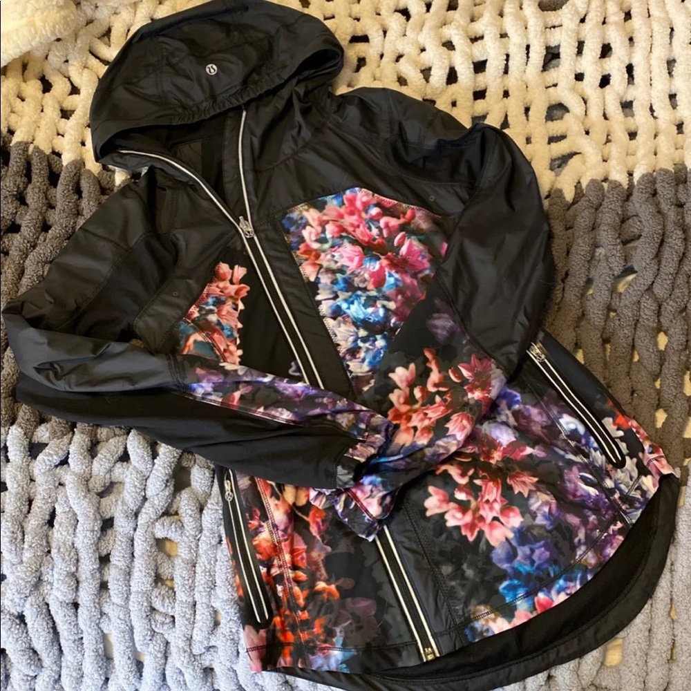 Lululemon get up and glow 4